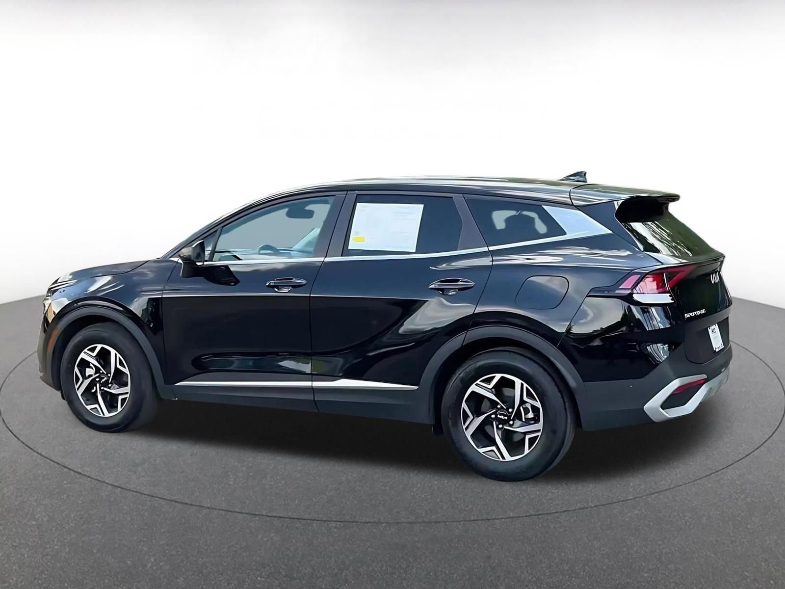 Used 2025 Kia Sportage LX FWD image 10