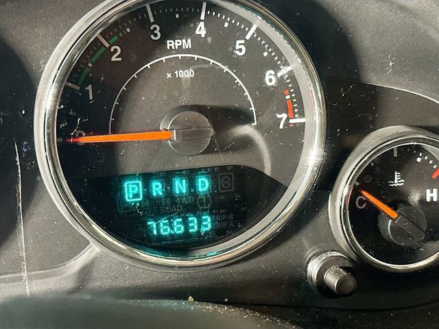 Used 2014 Jeep Wrangler Unlimited Sahara image 13