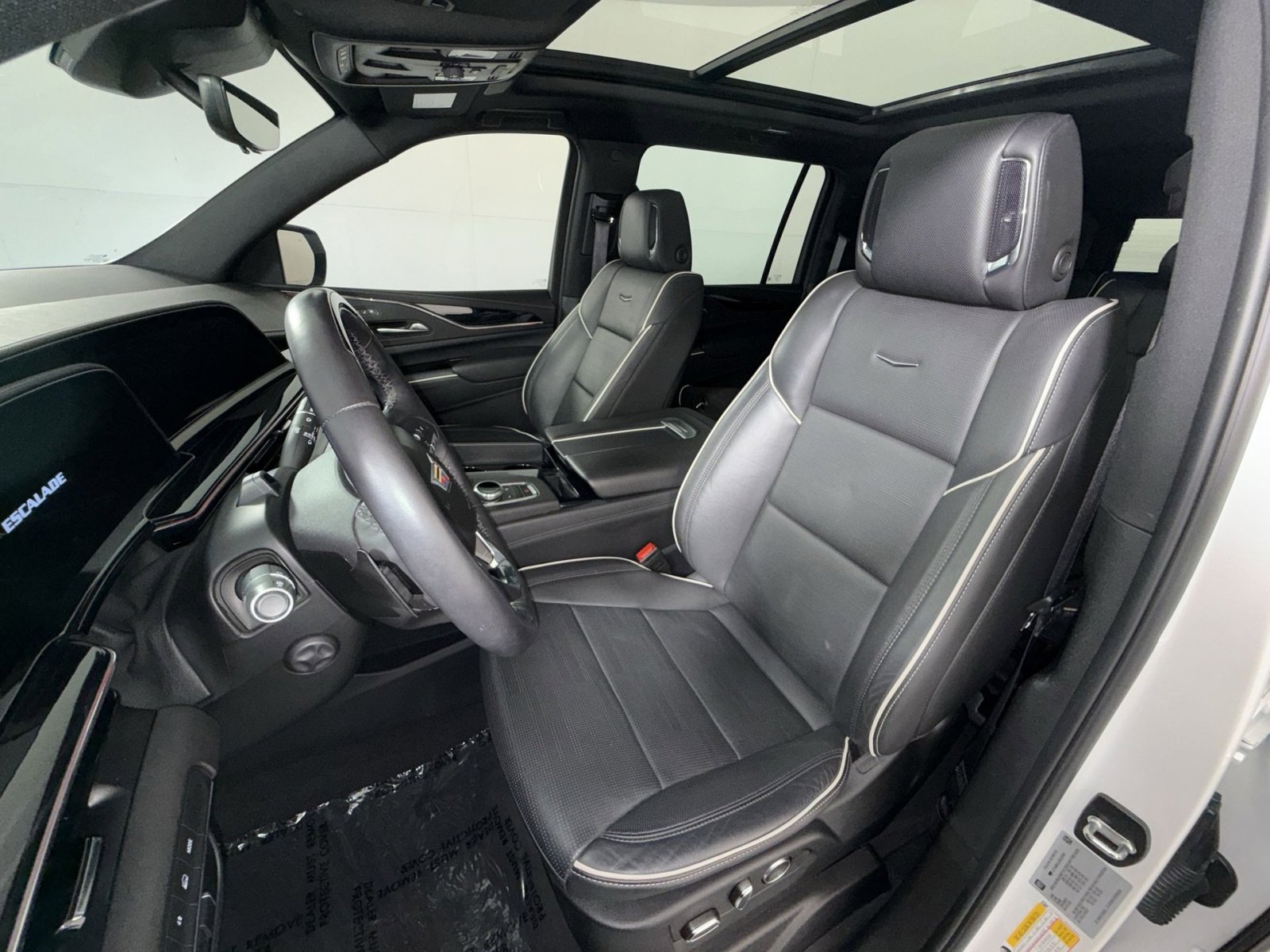 Used 2024 Cadillac Escalade ESV Sport image 11