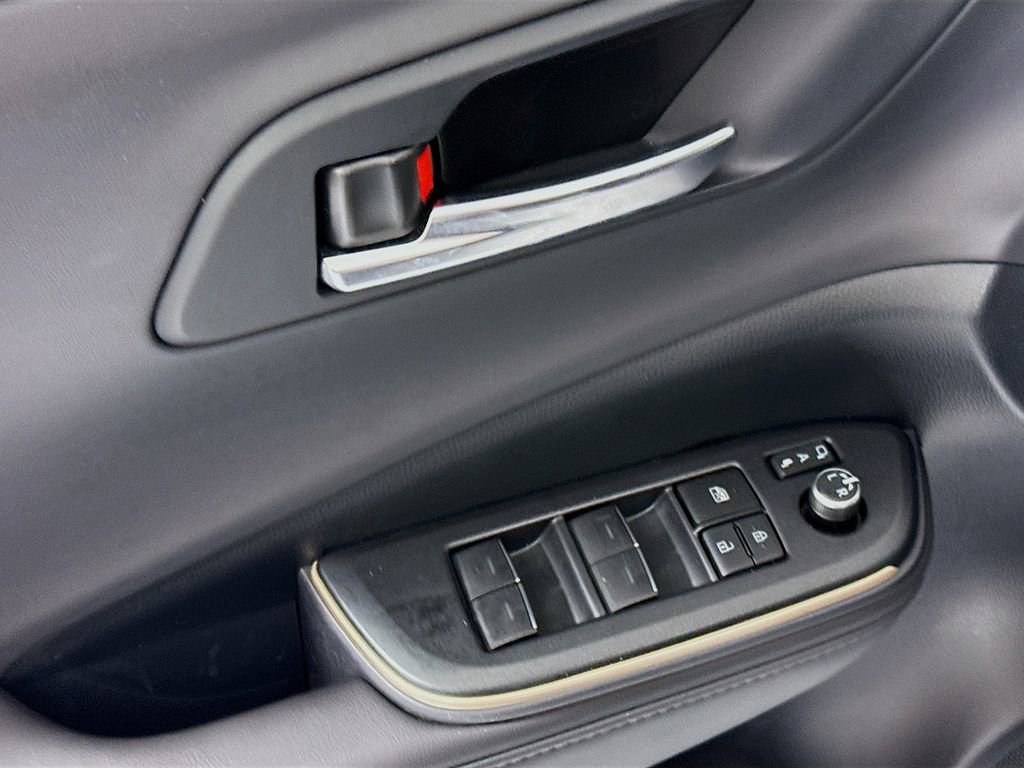 Used 2023 Toyota Crown XLE image 23