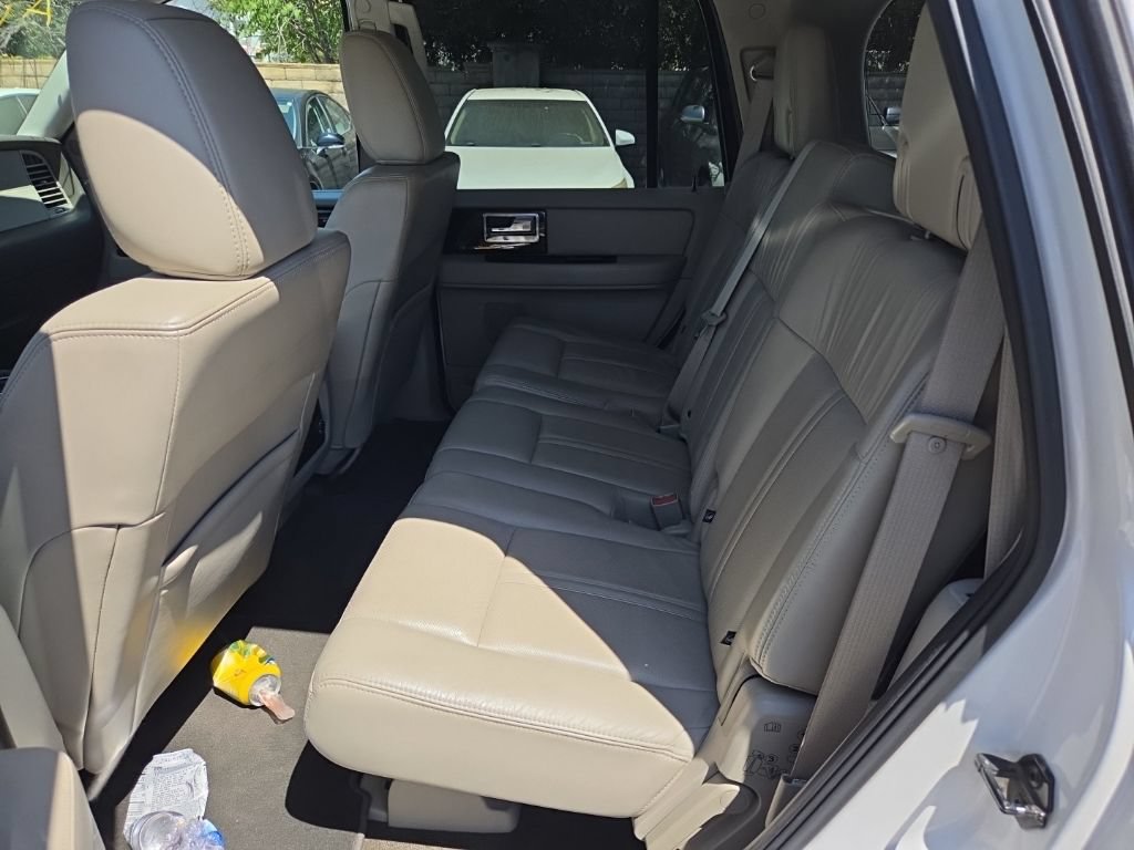 Used 2015 Lincoln Navigator 2WD image 11