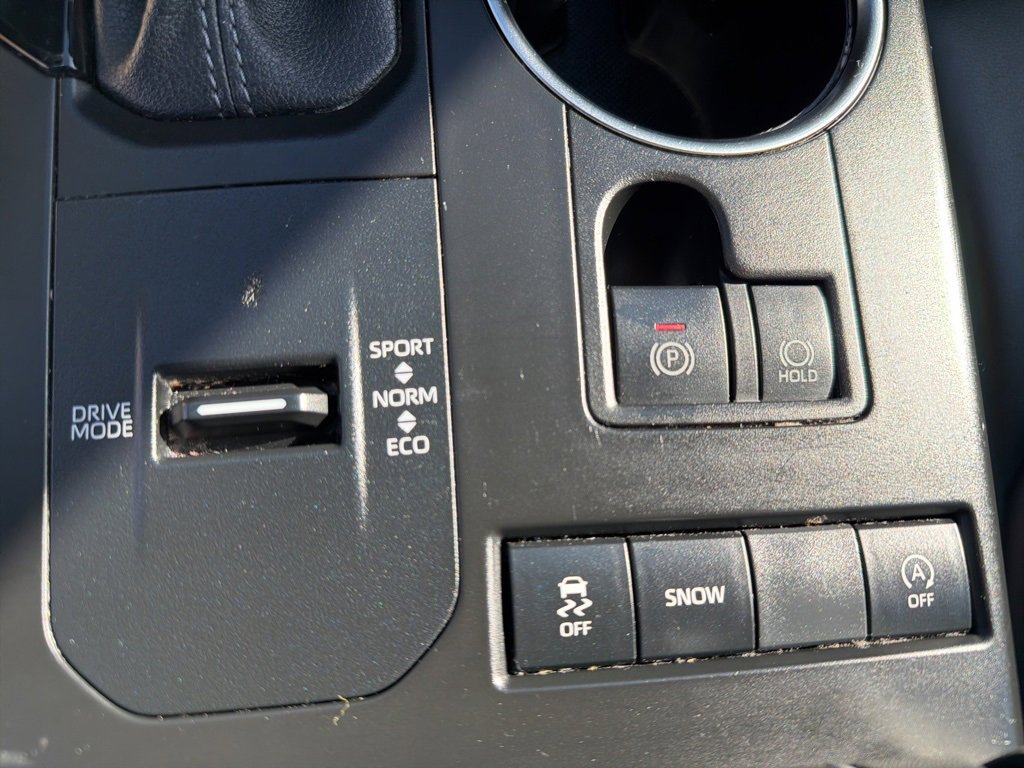 Used 2022 Toyota Highlander XLE image 10