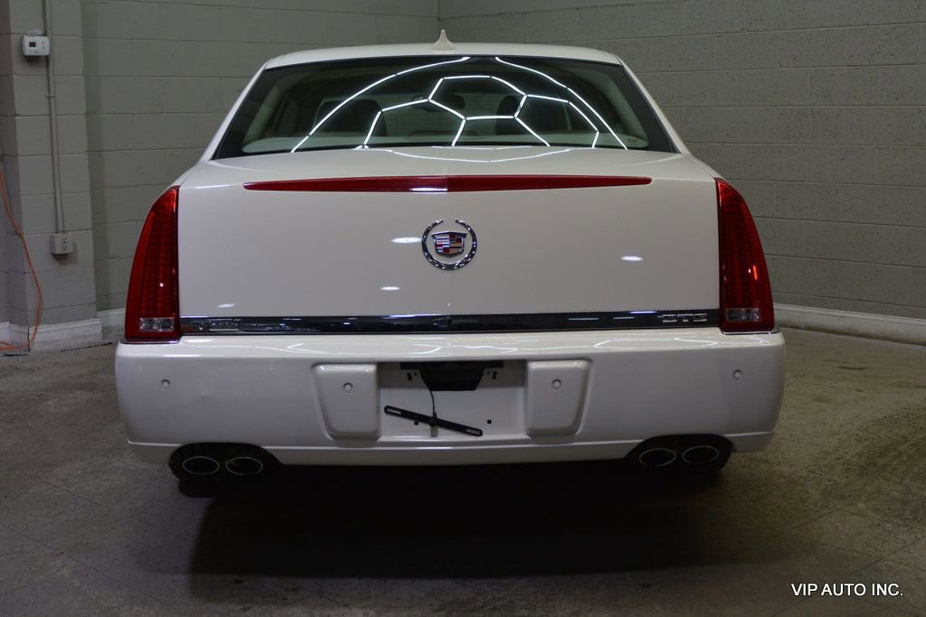 Used 2009 Cadillac DTS w/ Trunk Convenience Package FWD image 35