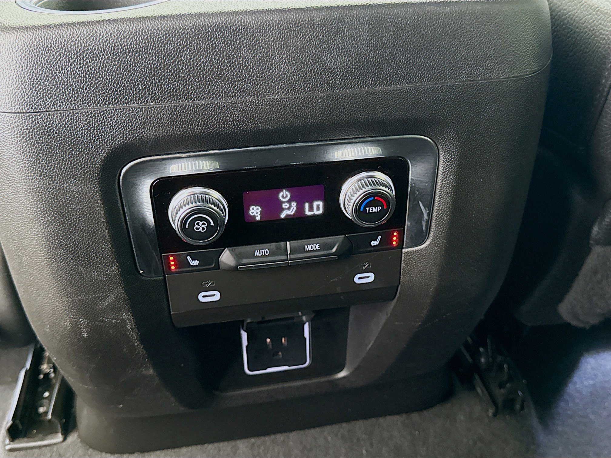 Used 2022 GMC Yukon Denali image 26