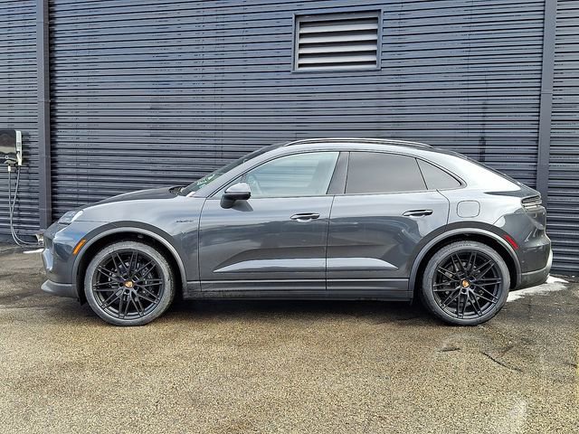 New 2026 Porsche Macan 4 Electric AWD/4WD image 2