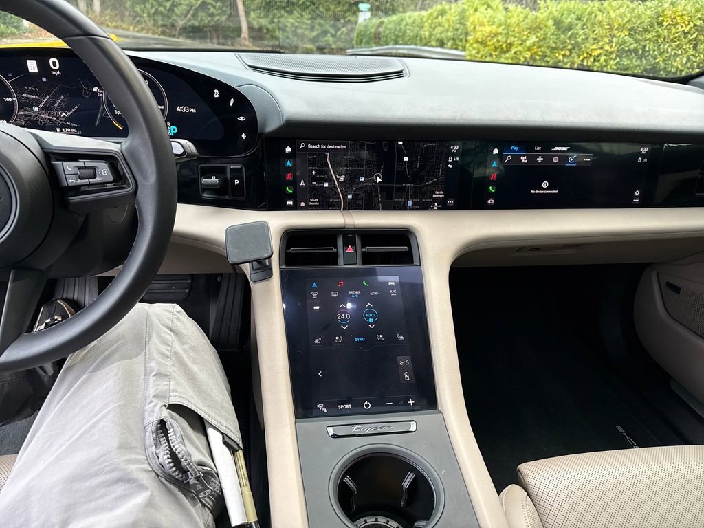 Used 2022 Porsche Taycan 4S image 22