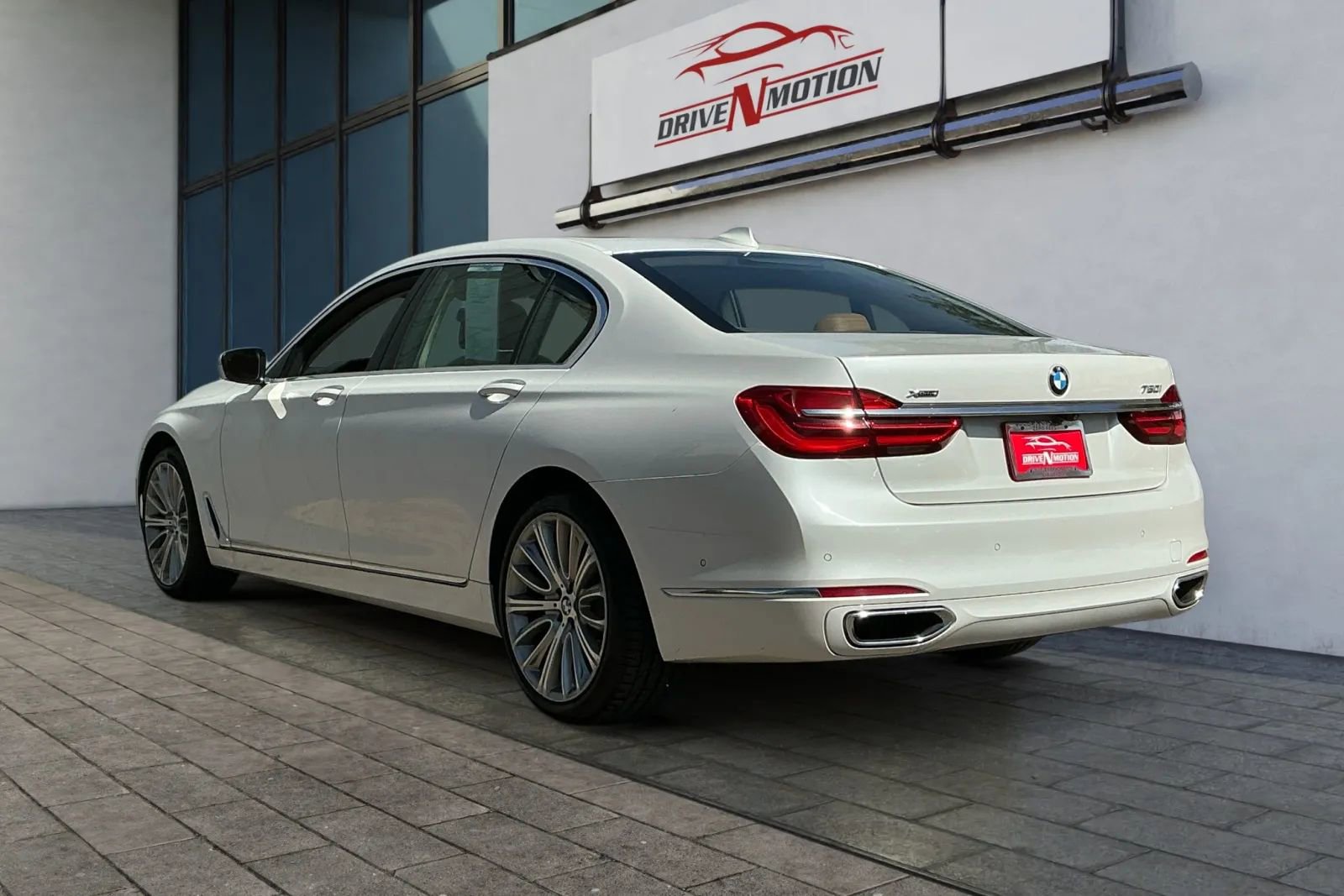 Used 2016 BMW 750i xDrive image 6