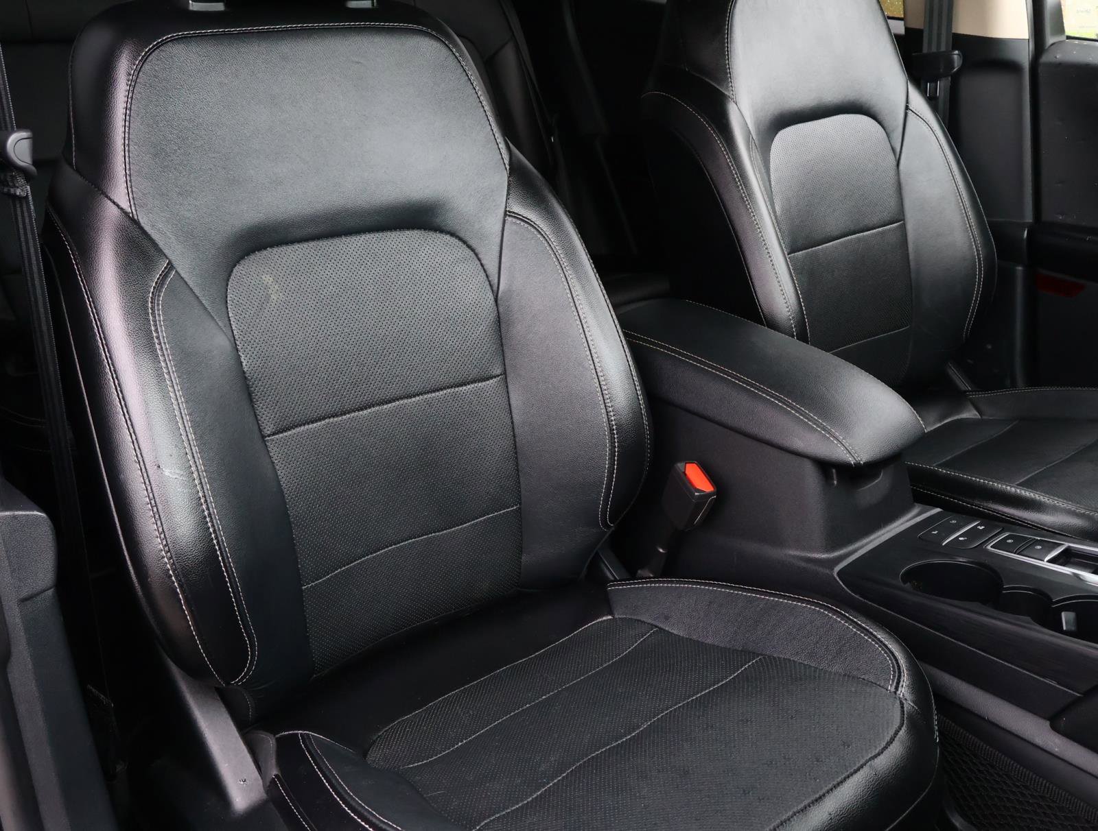 Used 2020 Ford Escape Titanium image 17