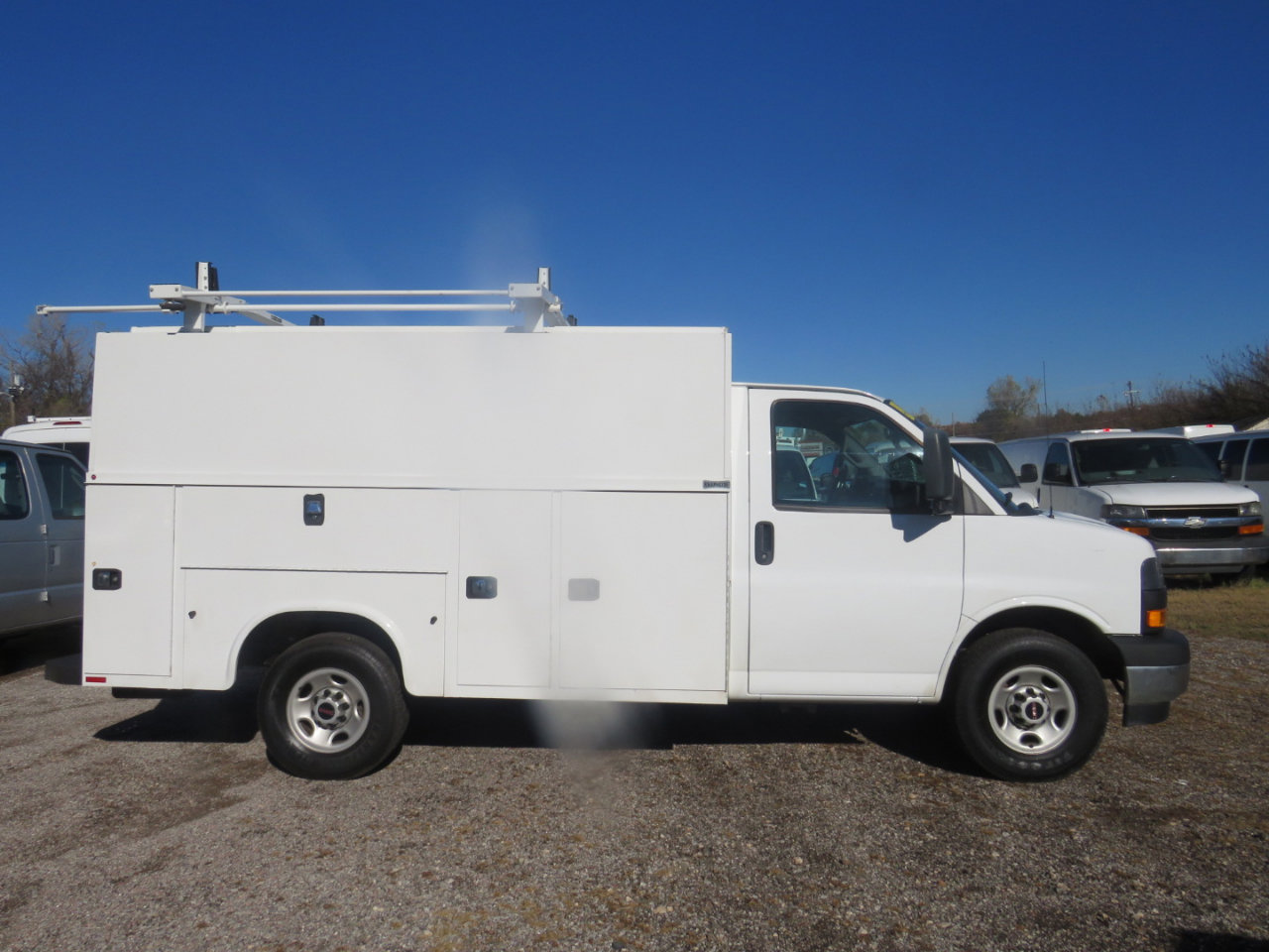 Used 2022 GMC Savana 3500 w/ Power Convenience Package image 4