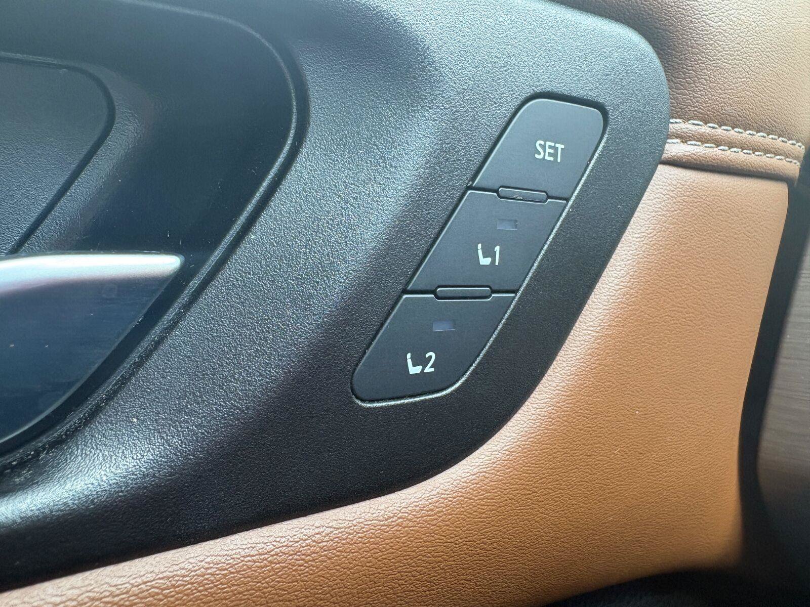 Used 2023 Nissan Pathfinder Platinum FWD image 35