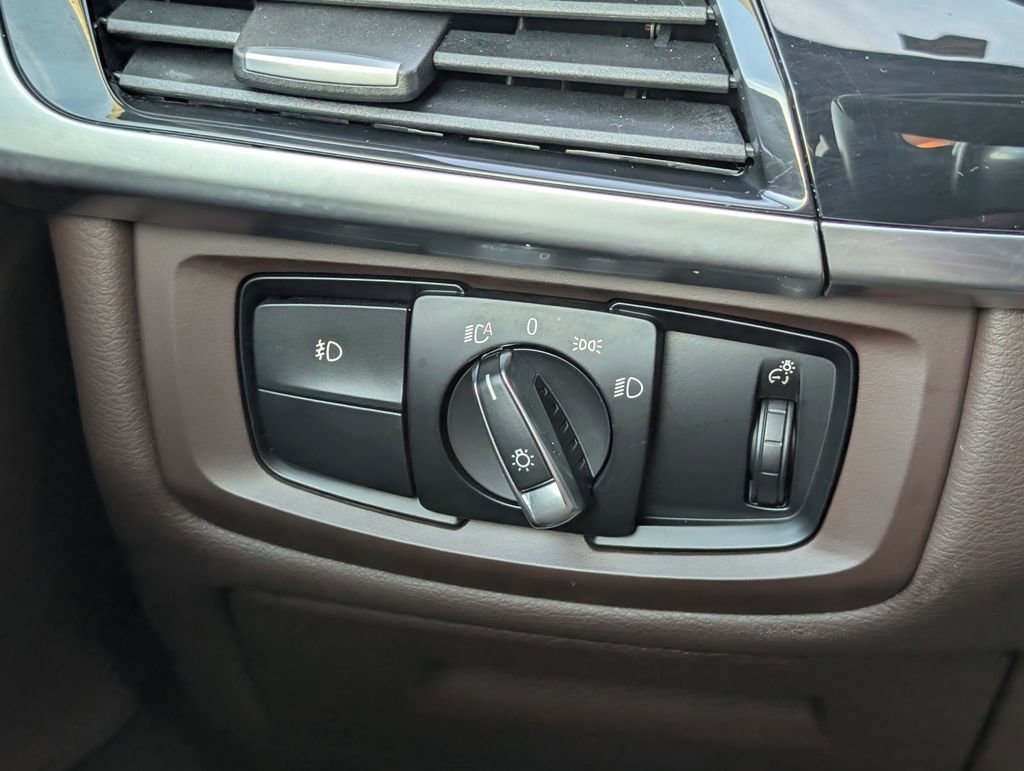 Used 2018 BMW X5 xDrive50i w/ Executive Package image 21