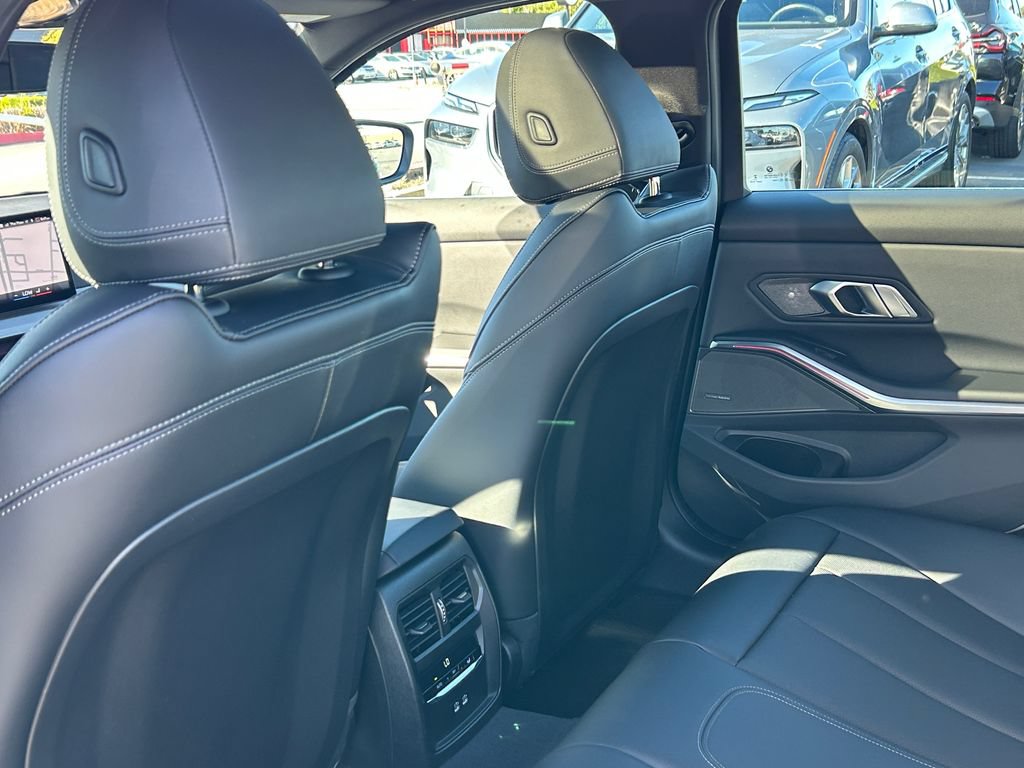 Used 2026 BMW 330i Sedan w/ Premium Package RWD image 31