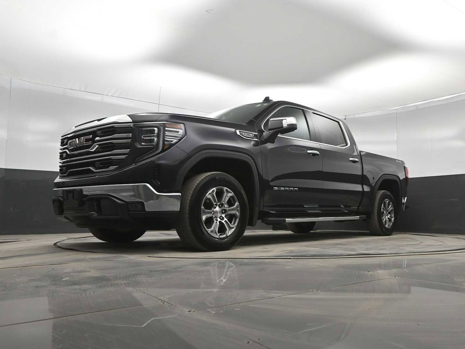 Used 2022 GMC Sierra 1500 SLT w/ SLT Convenience Package image 34