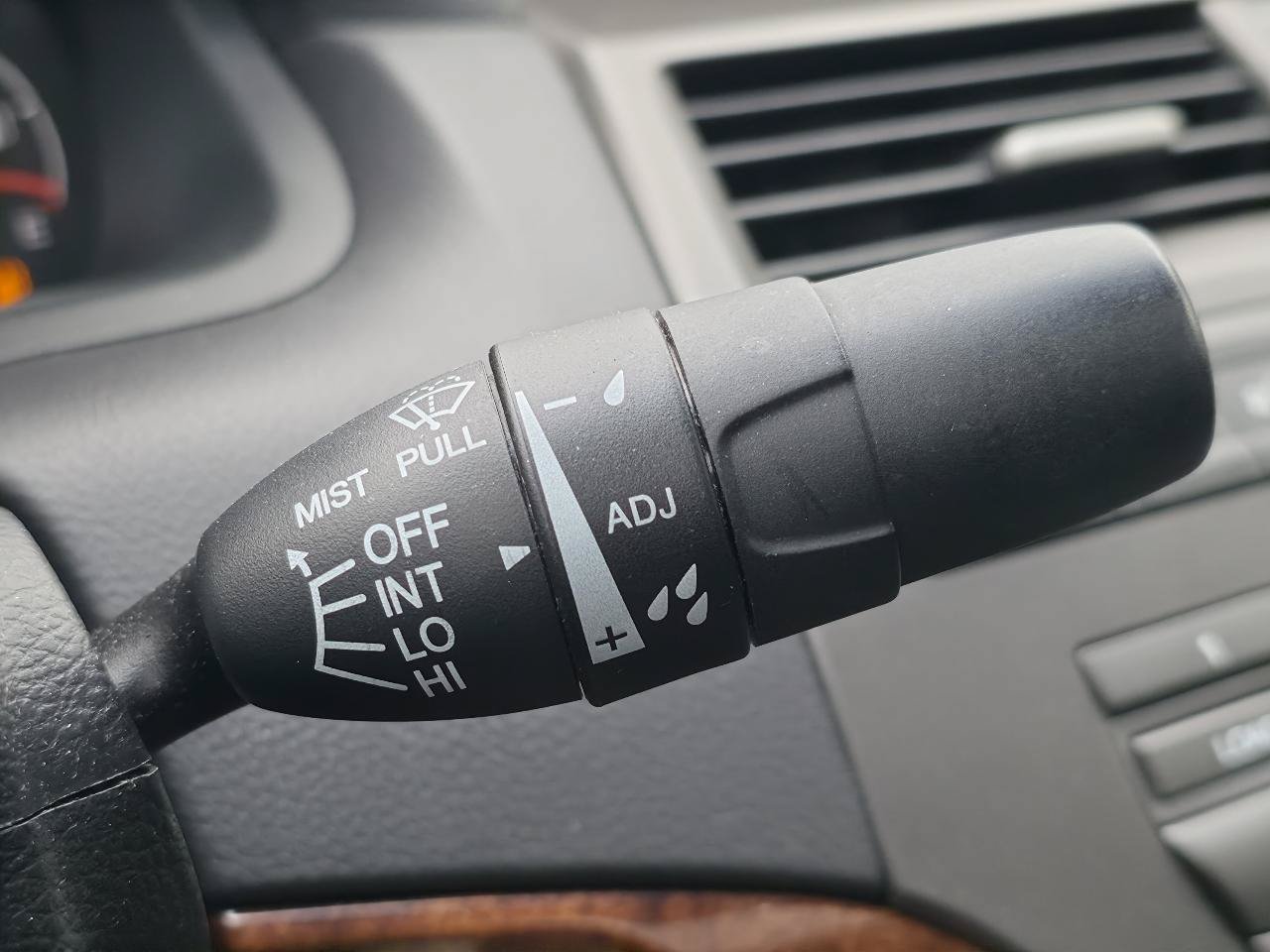 Used 2011 Honda Accord EX-L image 29