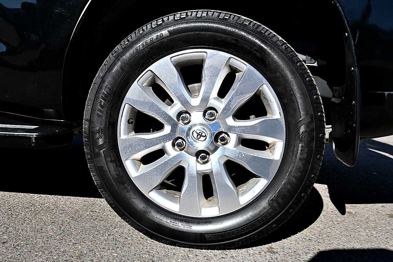 Used 2013 Toyota Sequoia Platinum AWD/4WD image 13