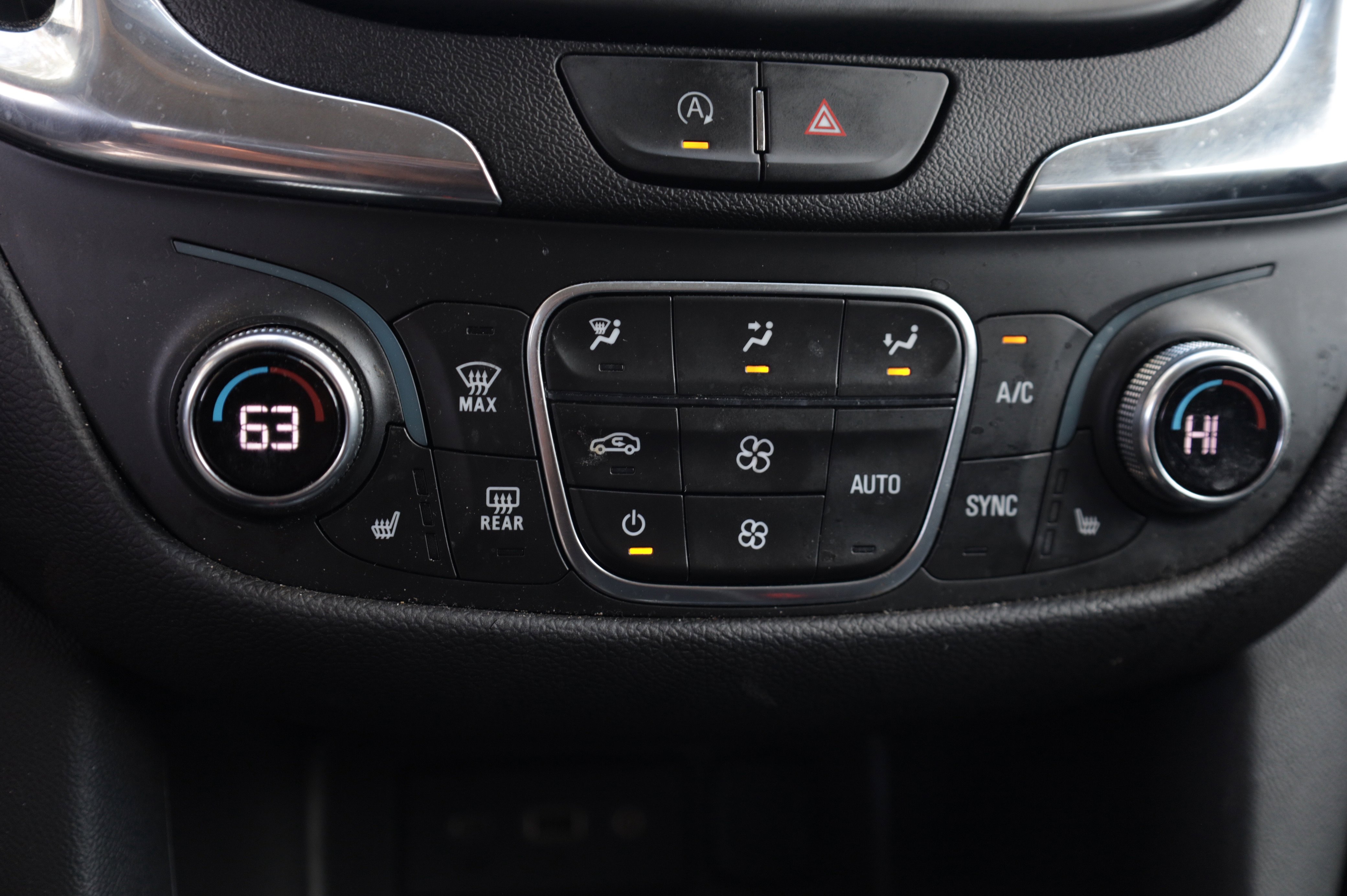 Used 2024 Chevrolet Equinox LT FWD image 7