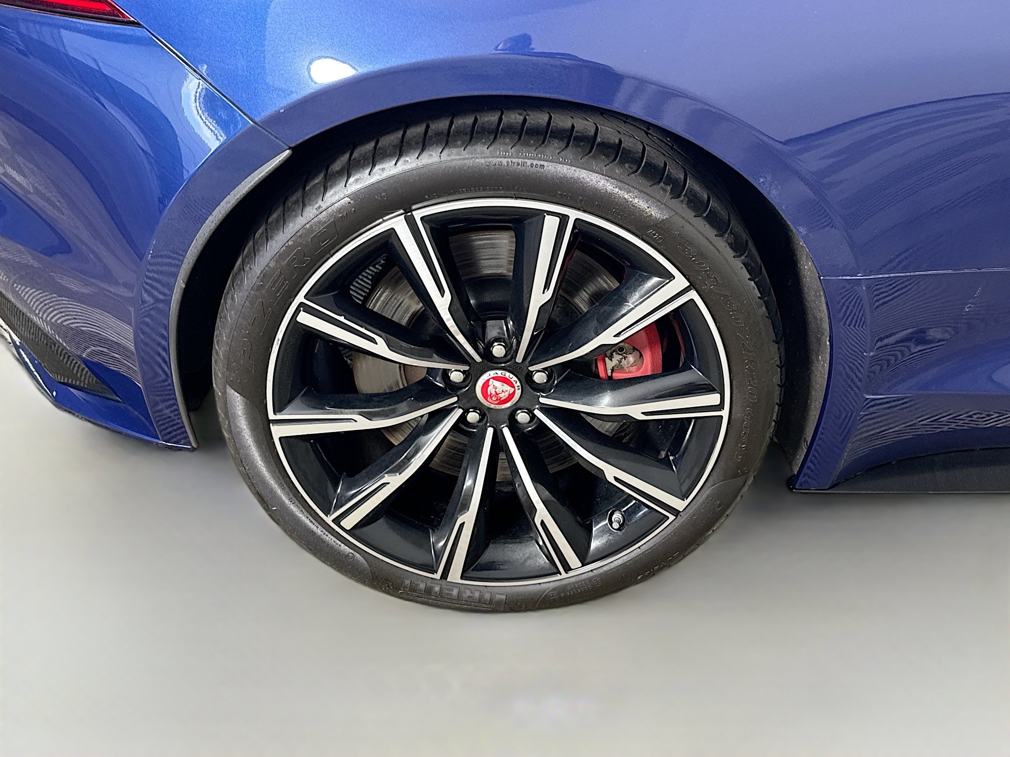 Used 2021 Jaguar F-TYPE R AWD/4WD image 29