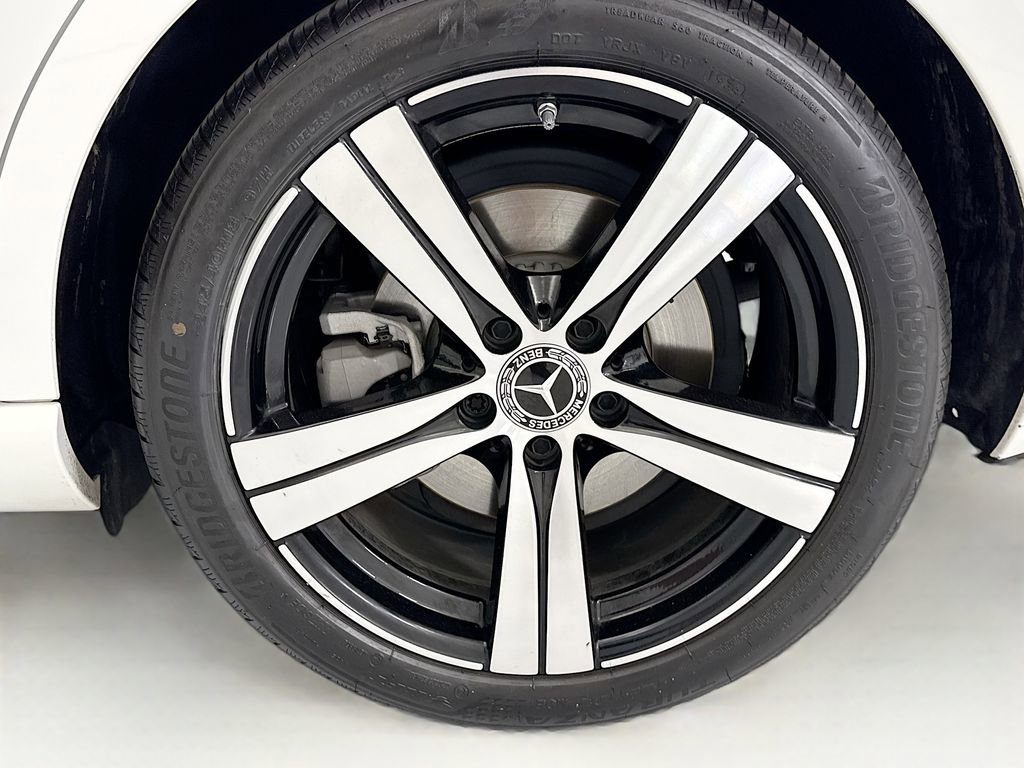 Used 2025 Mercedes-Benz C 300 Sedan image 29
