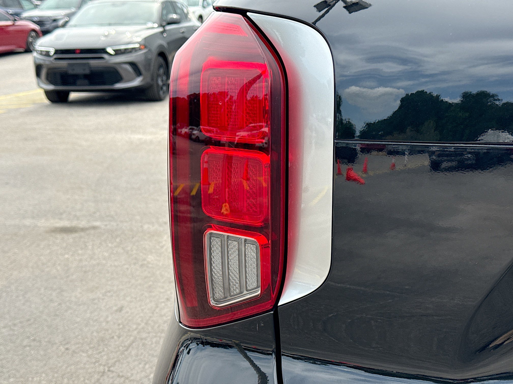 Used 2025 Hyundai Palisade SEL FWD image 10