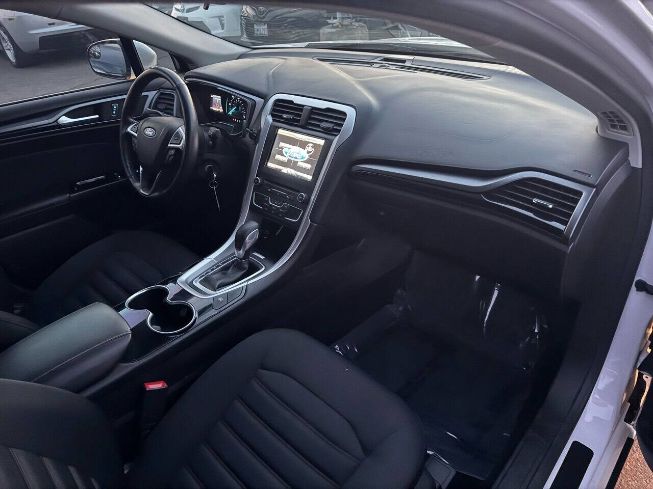 Used 2016 Ford Fusion SE image 14