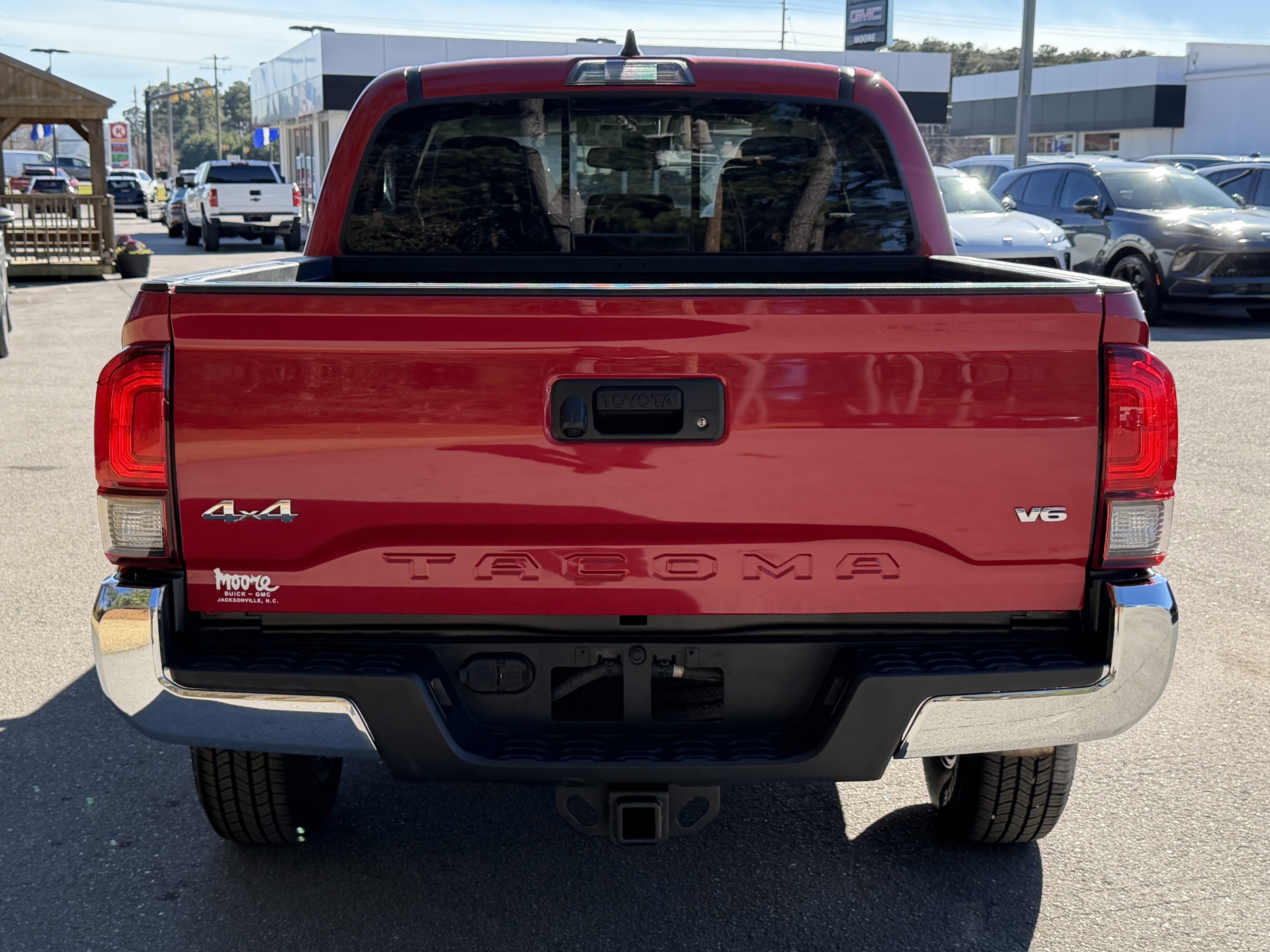 Used 2020 Toyota Tacoma SR5 image 9