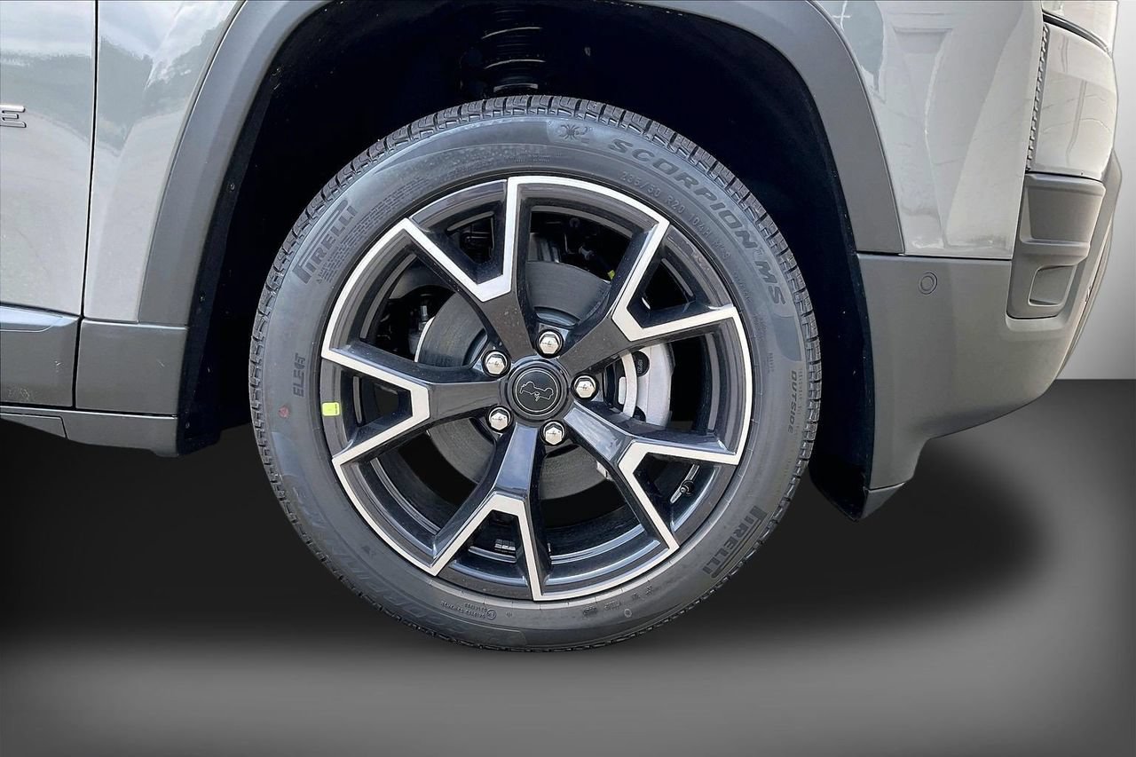 New 2026 Jeep Cherokee Overland w/ Advanced Pro Tech Group AWD/4WD image 33