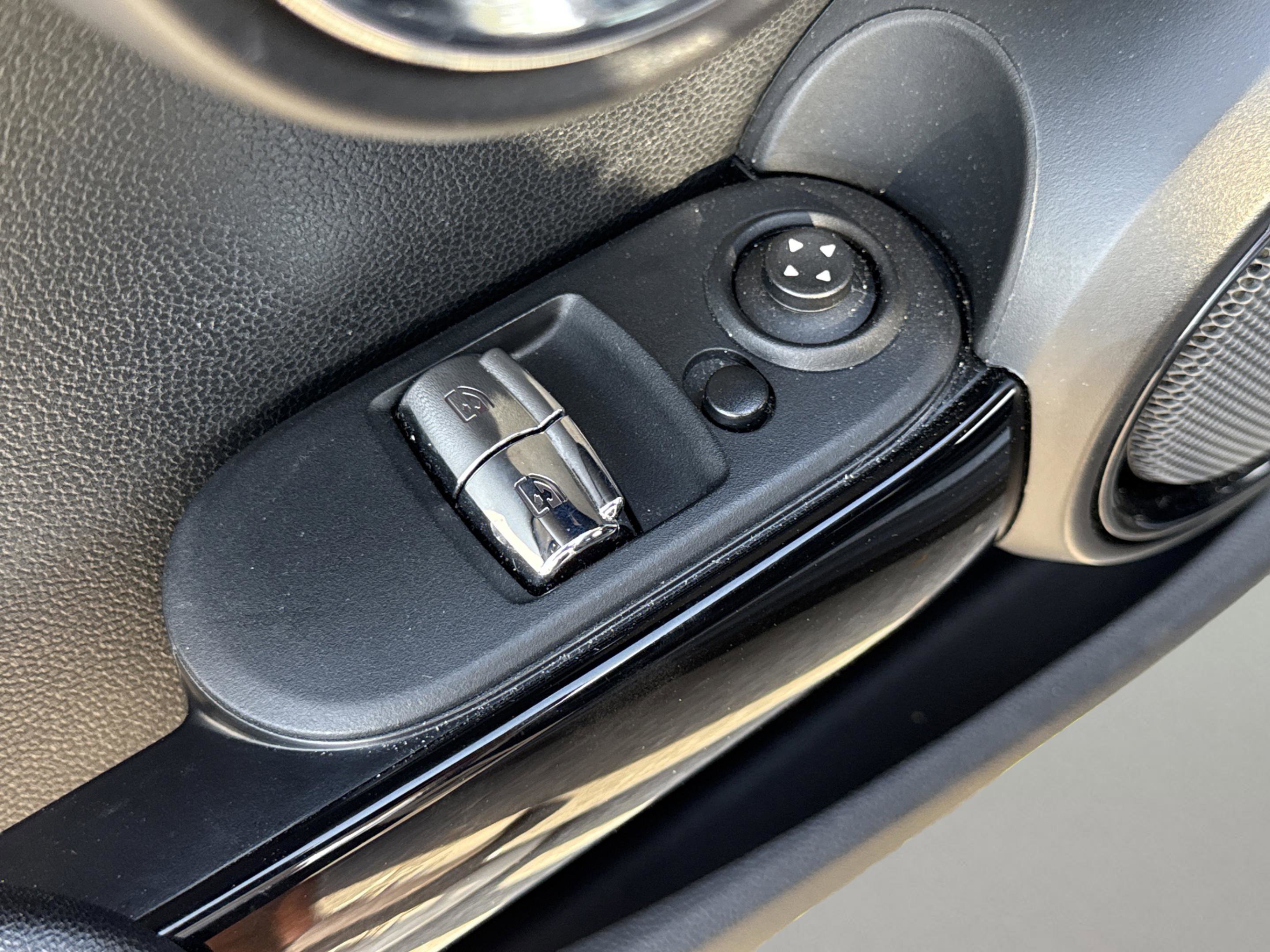 Used 2019 MINI Cooper S image 18