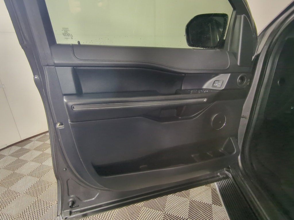 Used 2018 Ford Expedition XLT w/ Equipment Group 202A image 15