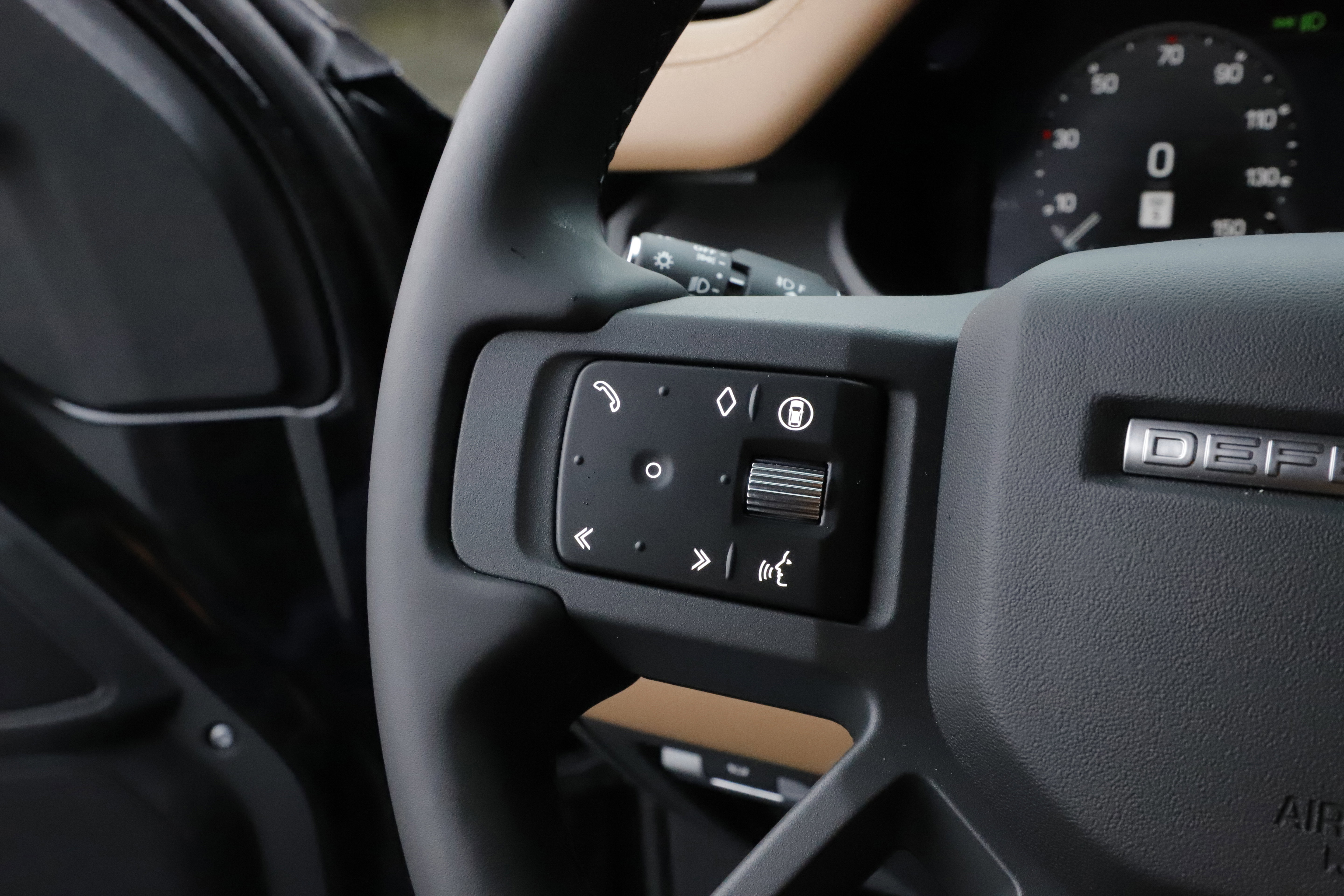 New 2026 Land Rover Defender 110 X-Dynamic SE image 23