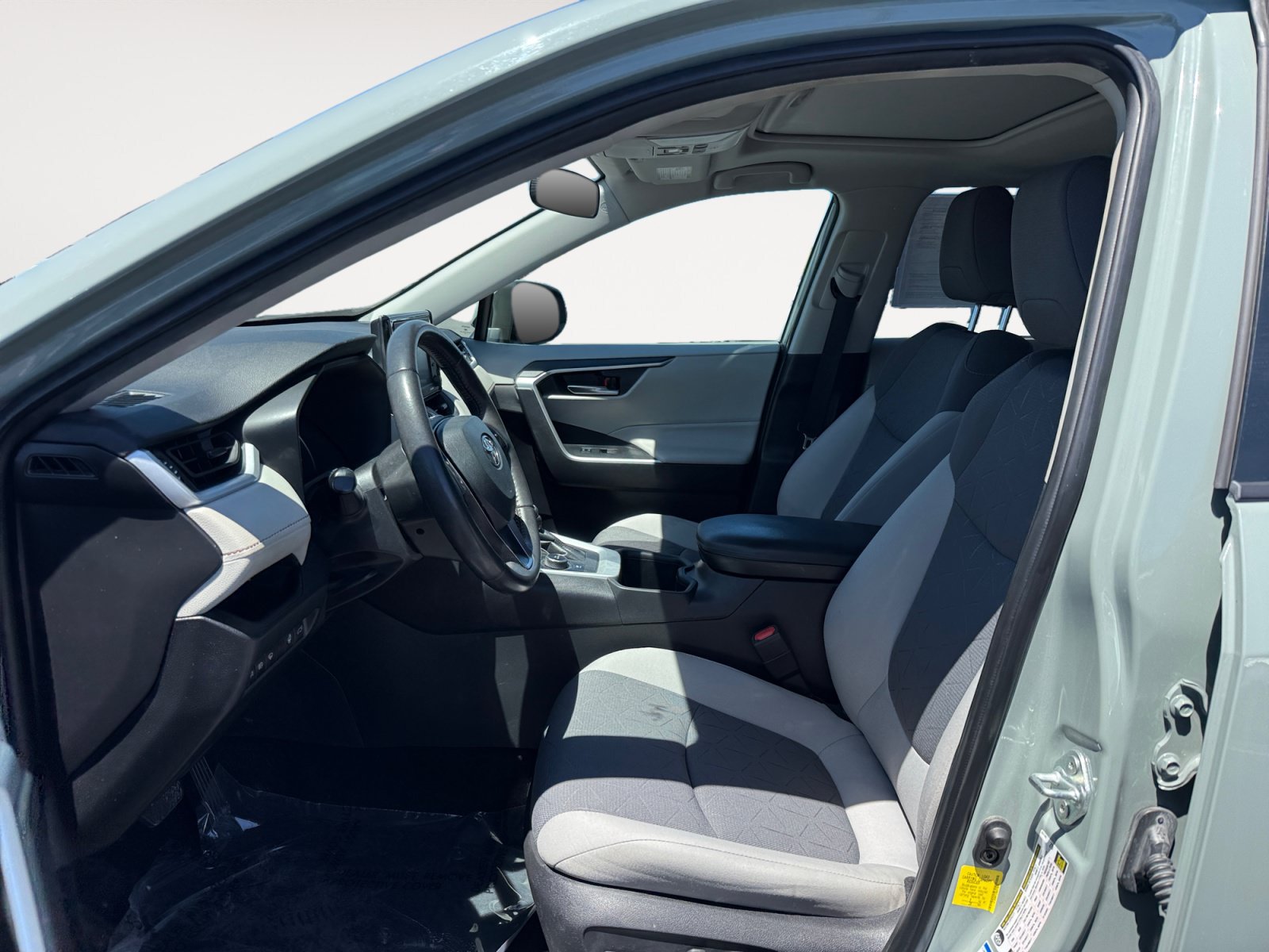 Used 2022 Toyota RAV4 XLE w/ Convenience Package AWD/4WD image 10