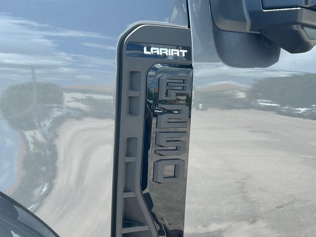 New 2026 Ford F250 Lariat w/ Black Appearance Package AWD/4WD image 18