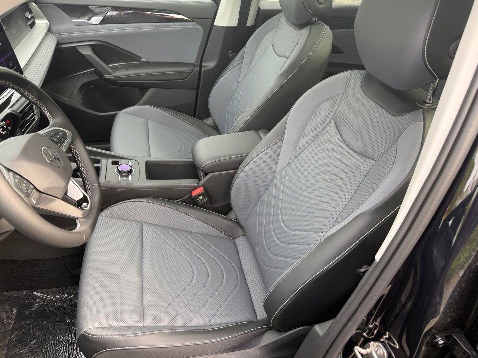 New 2026 Volkswagen Tiguan SE AWD/4WD image 30