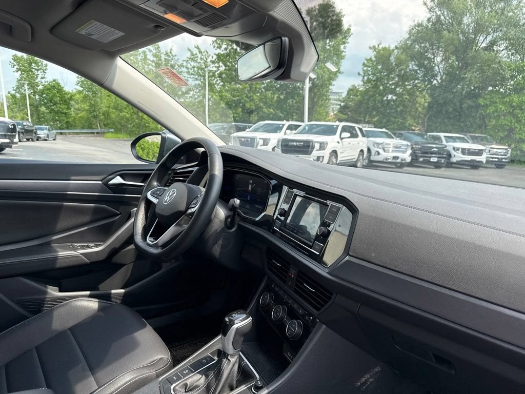 Used 2024 Volkswagen Jetta SE FWD image 28
