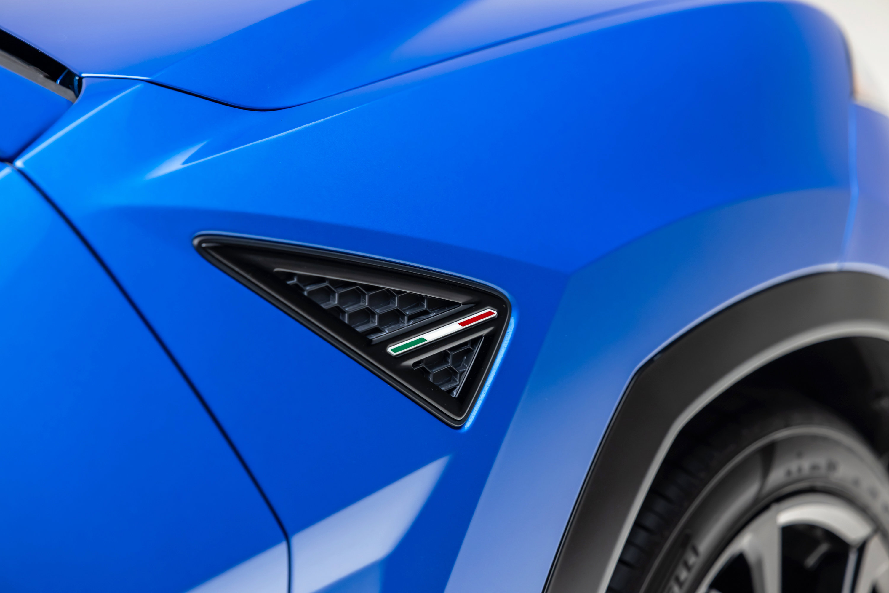 Used 2019 Lamborghini Urus image 24