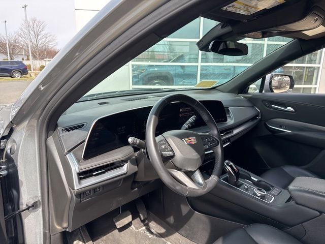 Used 2025 Cadillac XT4 Premium Luxury image 25