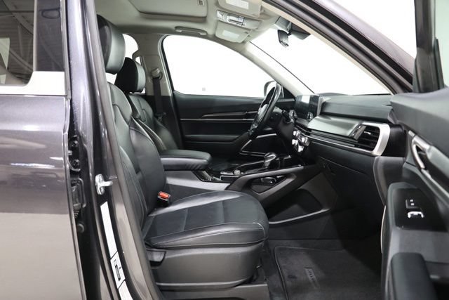 Used 2025 Kia Telluride S AWD/4WD image 40