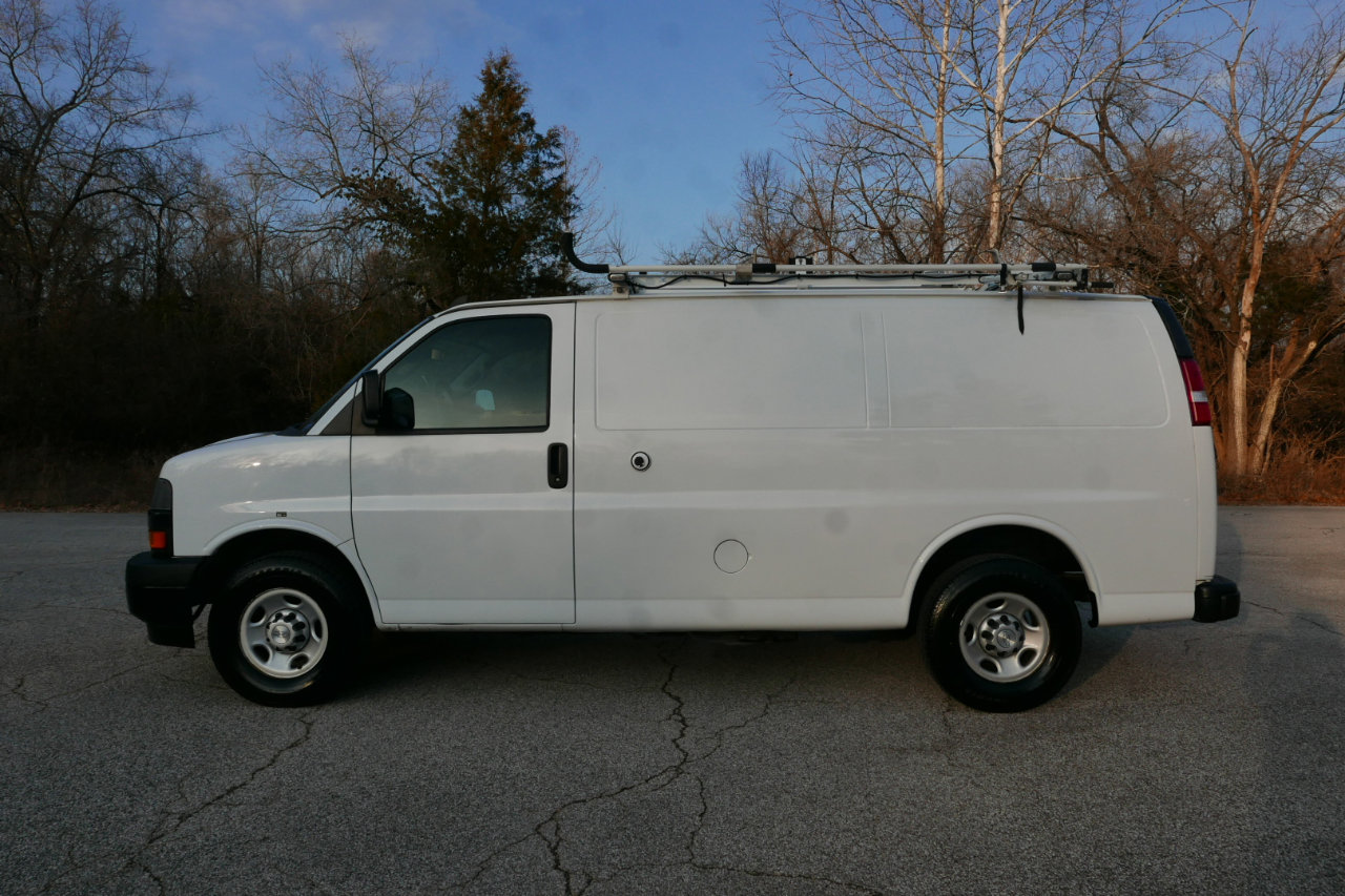 Used 2018 Chevrolet Express 2500 w/ Driver Convenience Package image 2