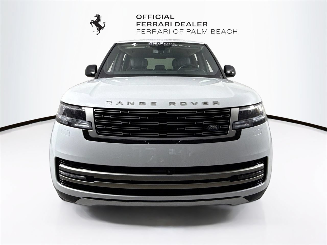 Used 2024 Land Rover Range Rover Long Wheelbase SE AWD/4WD image 2