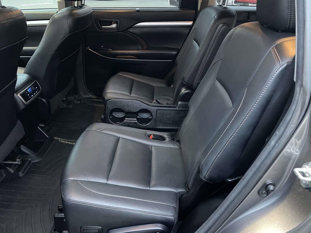 Used 2017 Toyota Highlander XLE image 20