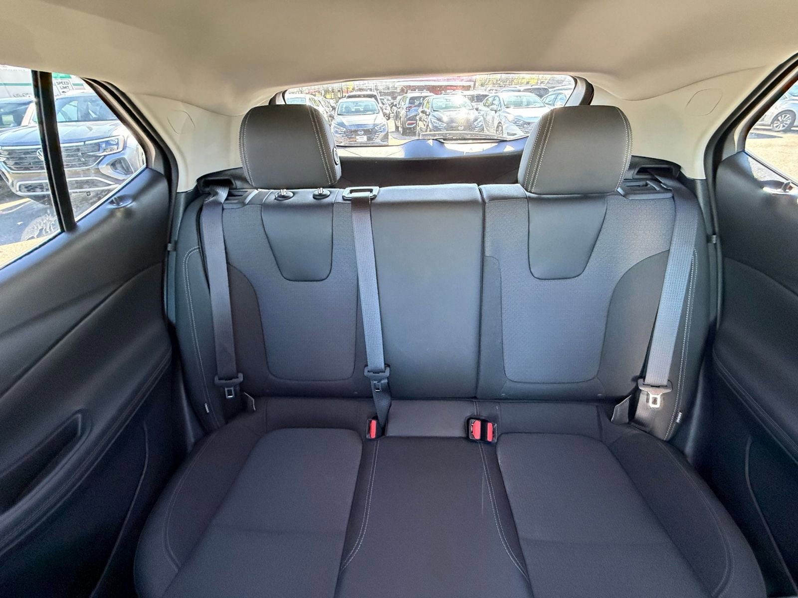 Used 2025 Buick Encore GX Preferred image 37