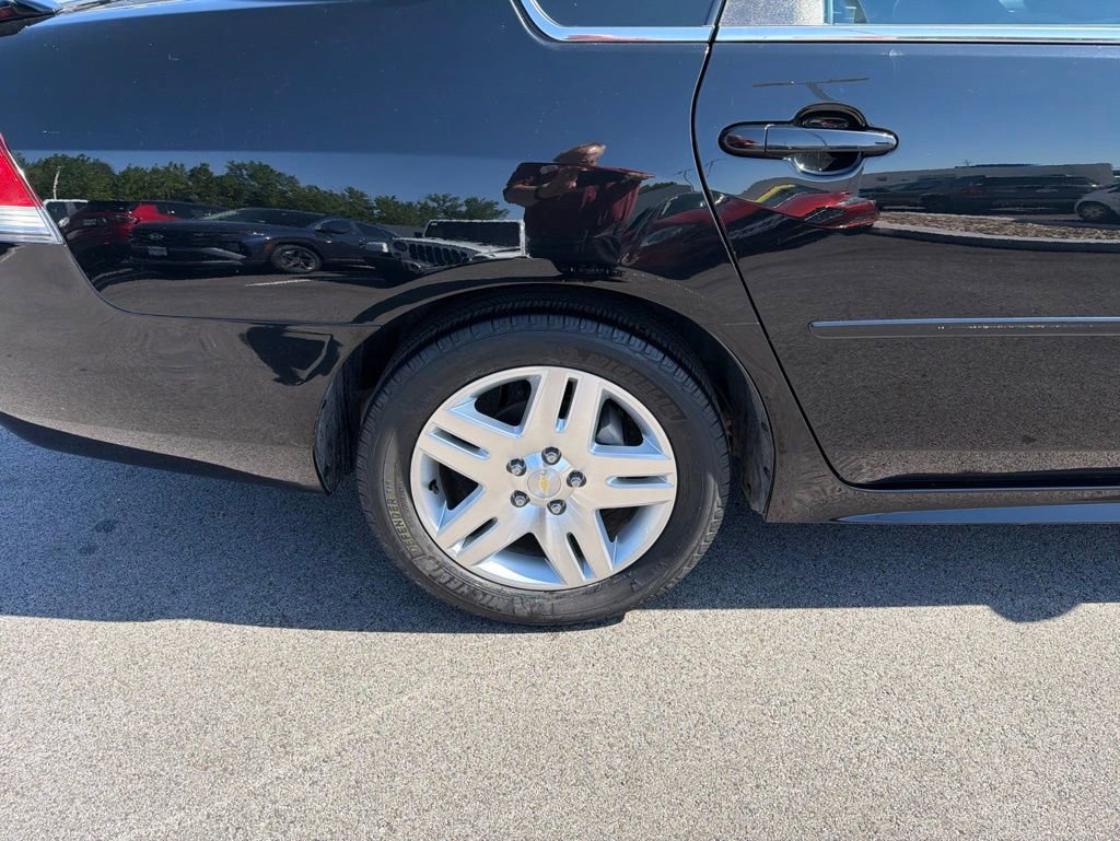 Used 2012 Chevrolet Impala LT w/ LT Sunroof Package FWD image 11