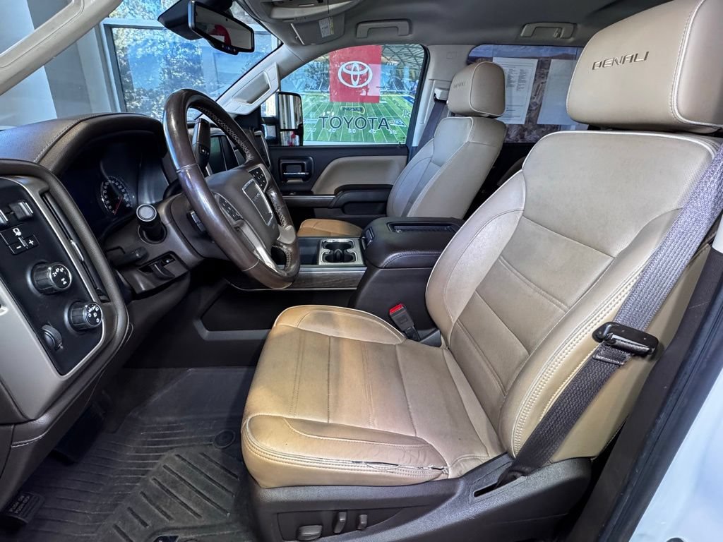 Used 2019 GMC Sierra 2500 Denali w/ Duramax Plus Package AWD/4WD image 19