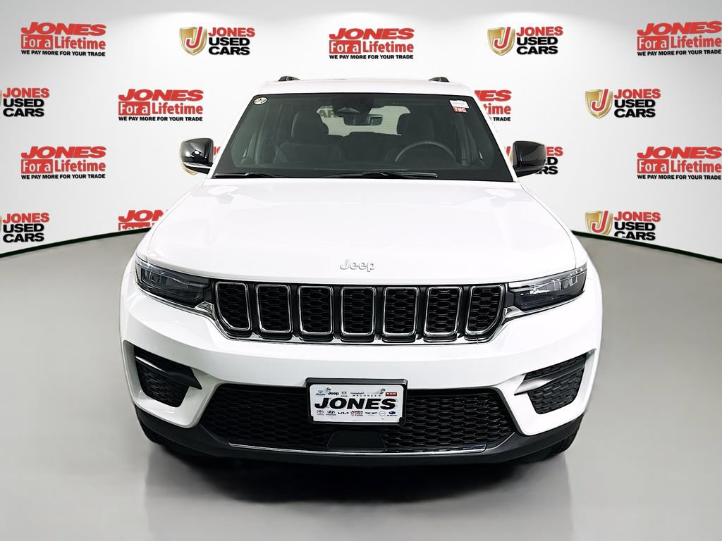 Used 2025 Jeep Grand Cherokee Laredo X AWD/4WD image 12