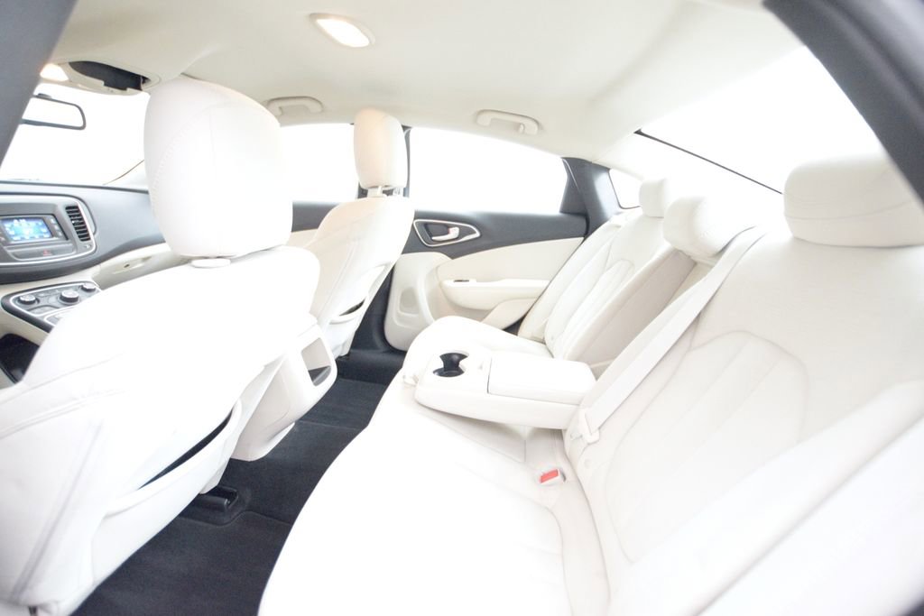 Used 2015 Chrysler 200 Limited image 12