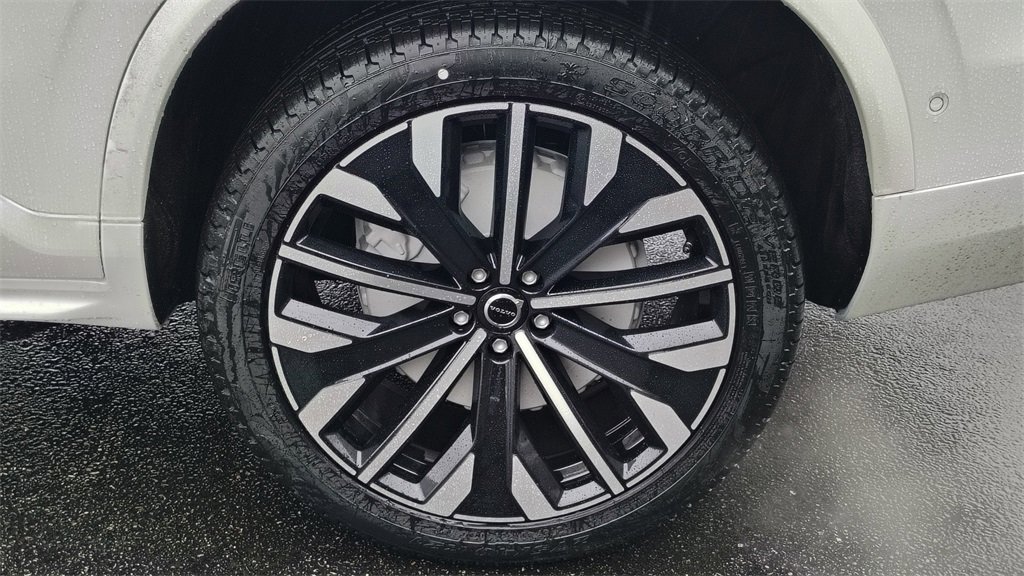 New 2026 Volvo XC90 B5 Plus image 31