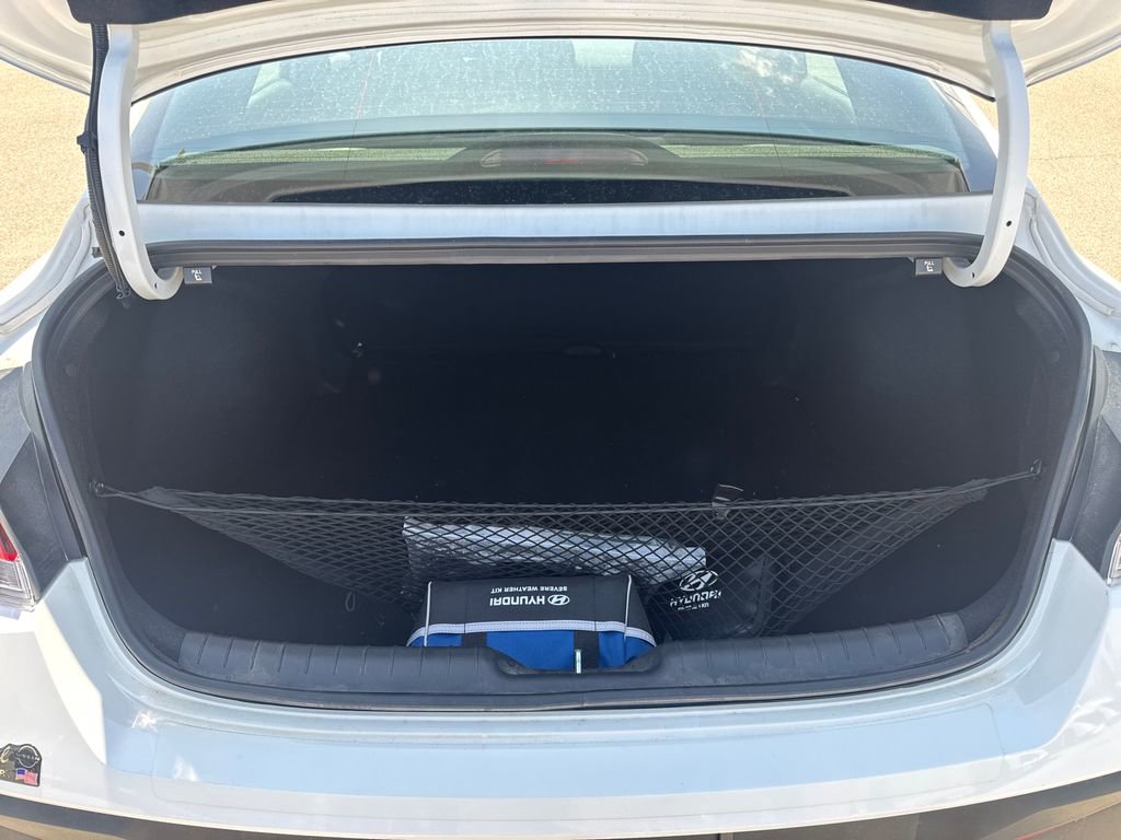 Used 2025 Hyundai Elantra Sport FWD image 6