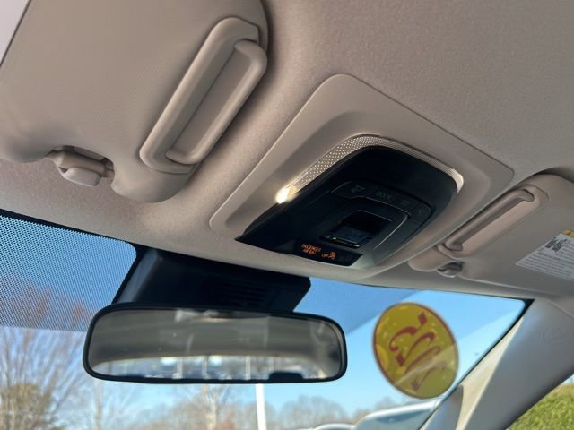 Used 2025 Toyota Corolla LE image 28