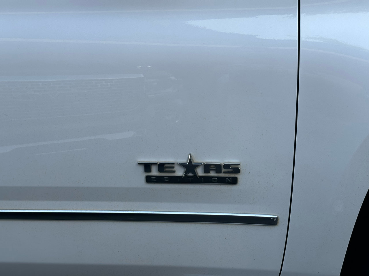 Used 2016 Chevrolet Suburban LT w/ LT Signature Package image 8