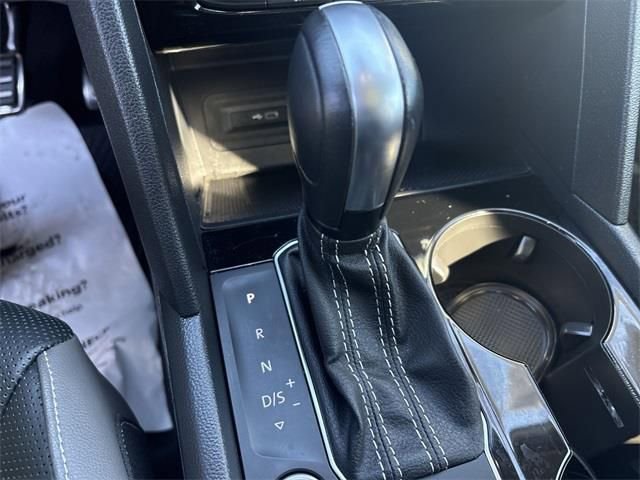 Used 2022 Volkswagen Atlas SEL Premium image 20