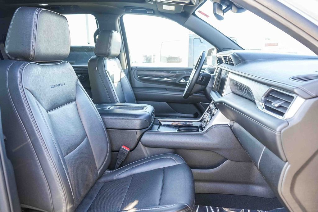 Used 2023 GMC Yukon Denali image 17